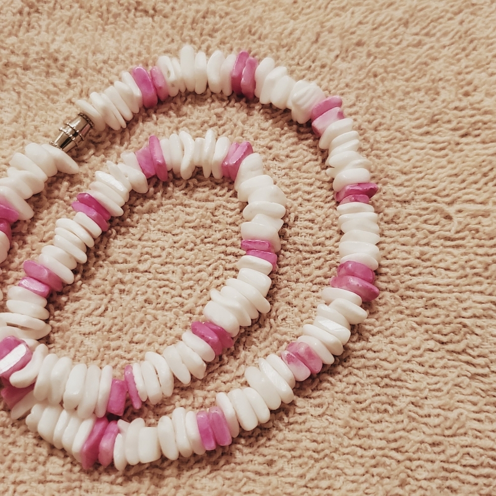 Pucu shell neclace - Picture 2 of 11